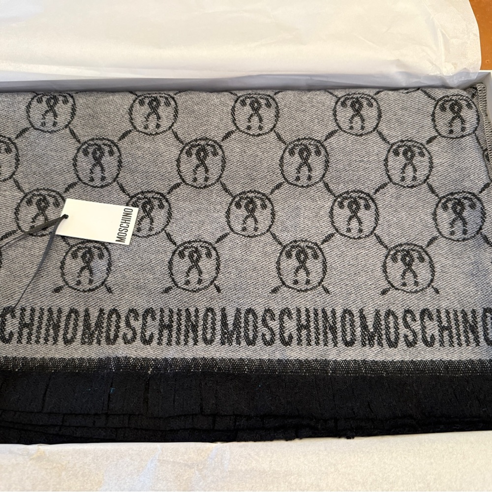 Moschino Gray and Black 100% Wool Fringe Throw Wrap Scarf. New With Tags